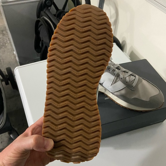 New Balance 237. Men’s size 11. Grey. New in box. - Picture 5 of 5